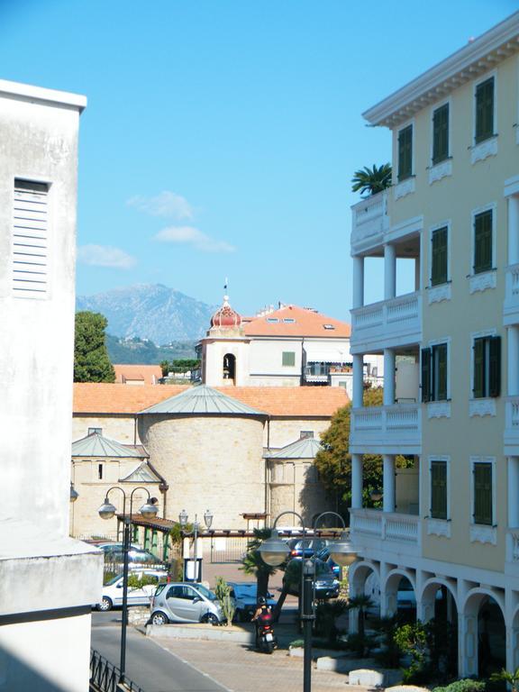 Appartamento Vacanze I Provenzali Бордігера Екстер'єр фото